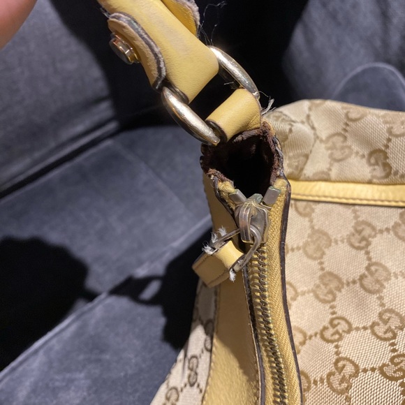 Gucci D-Ring Hobo Bag - Picture 5 of 16